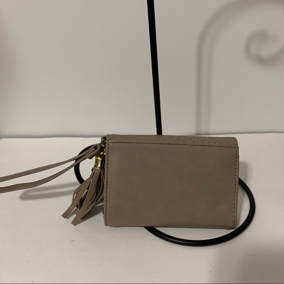 Guess Beige Tan Wristlet - Picture 2 of 6